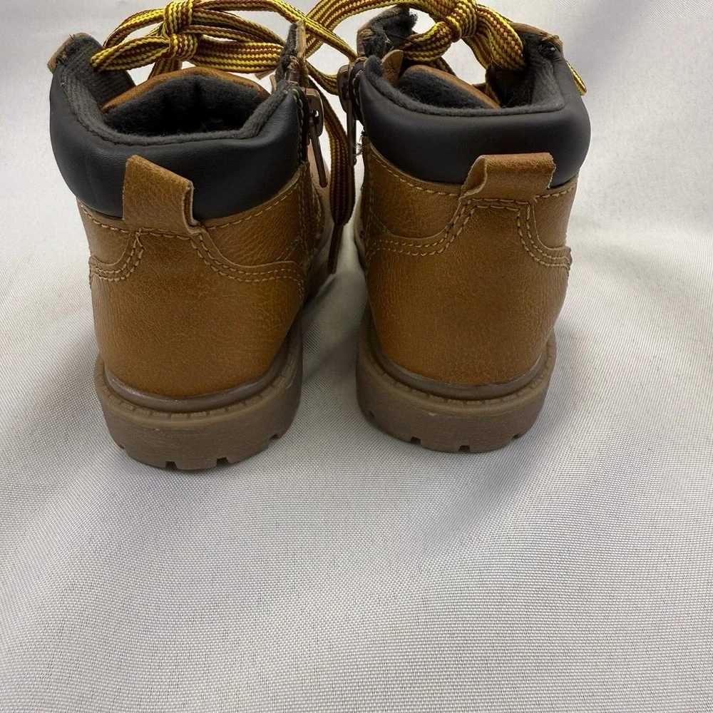 Carter's Unisex-Child Roy Fashion‎ Boot Size 5 Toddler